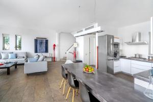 Villa Thalia Floating Heaven