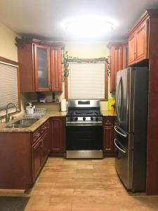 Rare River Views & Access, Cabin by Eden Islands