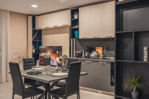 Elite Business Residence with Free Gym Pass, Street Parking and Full Office Setup