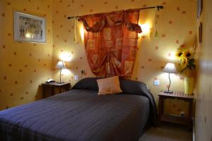 Hotels Logis le Relais Sarrasin : Petite Chambre Double