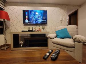 500 Excelente Vista ciudad Quito,parque, piscina,balcón,sauna,tranquilo encantador seguridad 24-7