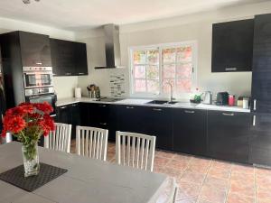 Villa Consuelo - Quiet Location Close to Resorts