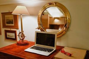 Acropolis Luxury House