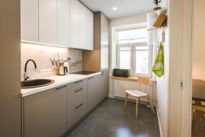 Bearsleys Knights Apartments