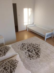 LA LAUJÈRE IVIE - Gîte & Piscine privative