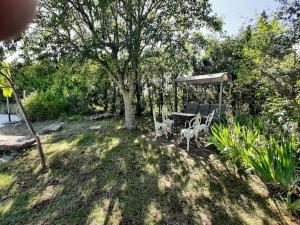 Villas Studio Tourterelle Lou Magnan Grospierres etage : photos des chambres