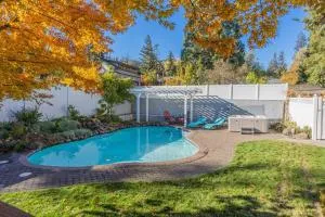 Hot Tub & Seasonal Pool -Sleeps 10- 4 min to OSF - Buckhorn Springs