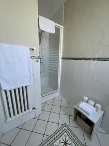 Hotels La Maison de Louisette : Chambre Double avec Salle de Bains Privative