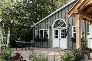 Rosedale Chapel Bed and Breakfast