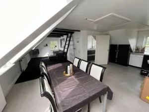 Stor rummelig lejlighed med egen P-plads - Lunderskov