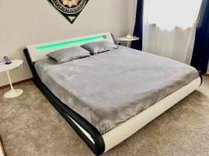 3br home 2br unit close to USAFA with fireplace