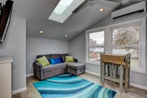 The Lilly Pad Brand New in Hyde Park! Pet Friendly, fully fenced yard, walking distance to Hyde Park shops, and dining and Camels Back Park