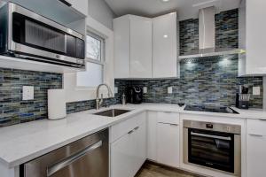 The Lilly Pad Brand New in Hyde Park! Pet Friendly, fully fenced yard, walking distance to Hyde Park shops, and dining and Camels Back Park