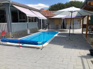 Holiday House Resort LONGER LIFE Two connected Houses whit Pool capacity 8 p