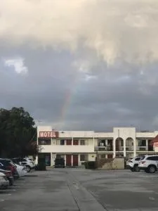 尤尼斯广场汽车旅馆 - 蒙特利公园市