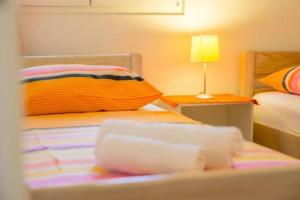 Apartments by the sea Cove Osibova, Brac - 20093