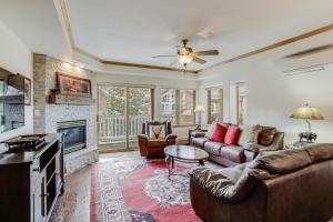Luxurious 3 bedroom 3 bath condo! condo
