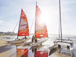 Charmant T2 avec Garage, Balcon Sud, à 250m Plage et 350m Marché Arago - FR-1-92-575