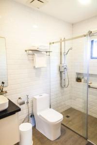 Orchard Tiny Home - Golf Course Pet Friendly Lot