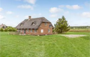 Beautiful Home In Ulfborg With Kitchen - Husby