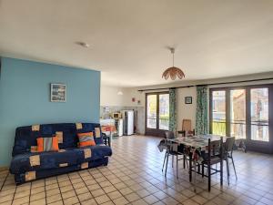 Duplex spacieux à 100m de la plage, 150m des commerces, idéal pour 4 pers, Jullouville - FR-1-361-30