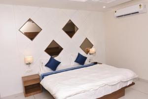 HOTEL GOLDEN PALACE & ROOMS