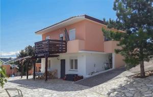 Lovely Apartment In Kavran With Wifi