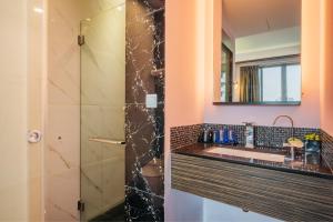 Classic Room, balcony - 2 single beds