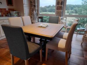 Maisons de vacances Gite Saint-Regis-du-Coin, 3 pieces, 4 personnes - FR-1-496-268 : photos des chambres