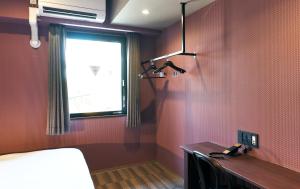 Rakuten STAY Kokura Station Standard Twin Room with counter table