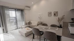 N vacation stay サウナBBQ付き一棟貸ヴィラ2名2万から ペット可 100インチ超え大画面シアター