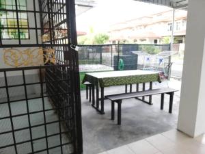 DHaja 17 KLIA SEPANG with 2 Airconds & Wi-Fi