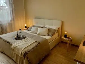 Gius' Apartment elegante vicino Ospedale Biella - Candelo