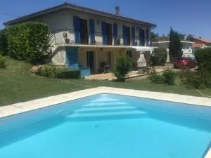 Inviting 2-Bed Apartment with pool in Saint-Romain - Laprade