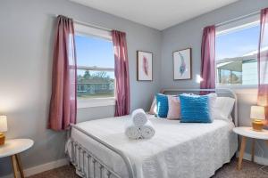 Family Friendly-Foosball Table-Pac-Man Arcade