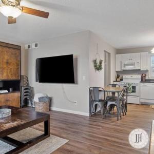 Pet Friendly Large Fenced Backyard Covered Patio