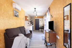 Las Latas del Almendro 1