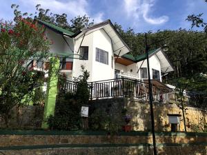 Hill Crest Holiday Bungalow