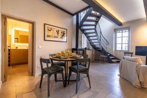 Maisons de vacances Mougins Collection - Magnifique maison au Coeur du Vieux Village de Mougins, vue sur les Alpes du Sud : photos des chambres