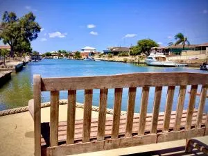 Yunderup Canal Retreat - Ravenswood