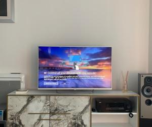 Central LONDON 2 Bedroom US EMBASSY London Eye and Riverside view panoramic balcony