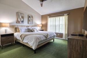 Laguna Bay 2 Bedroom Condo Resort Pool 8 Miles to Disney