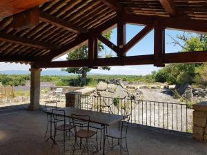 Maisons de vacances Maison de caractere dans Luberon avec piscine : photos des chambres