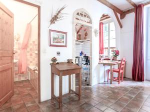 Apartment Miralheti by Interhome