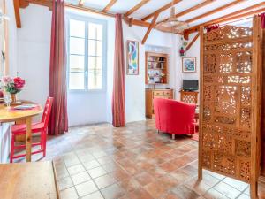 Apartment Miralheti by Interhome