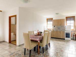 Holiday Home Nimrod by Interhome