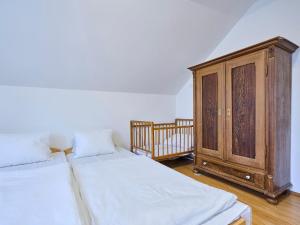 Holiday Home Zlatá Olešnice 122 by Interhome