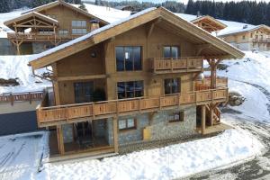 Superbe appartement dans luxueux chalet Mt Charvin