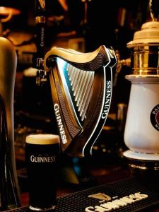 Shoemaker Irish Pub & Accommodation