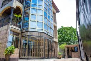 Appartement spacieux à Kinshasa avec balconELv - 金沙萨